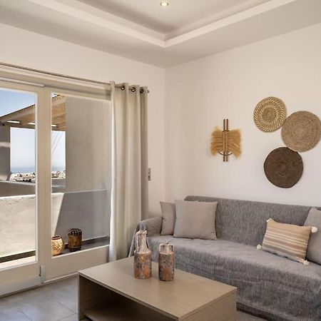 In The Heart Of Fira & Free Pool - Nychteri Suite 외부 사진