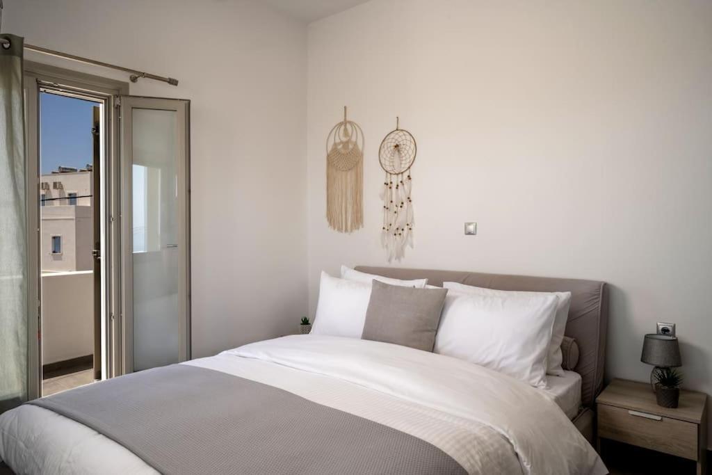 In The Heart Of Fira & Free Pool - Nychteri Suite 외부 사진