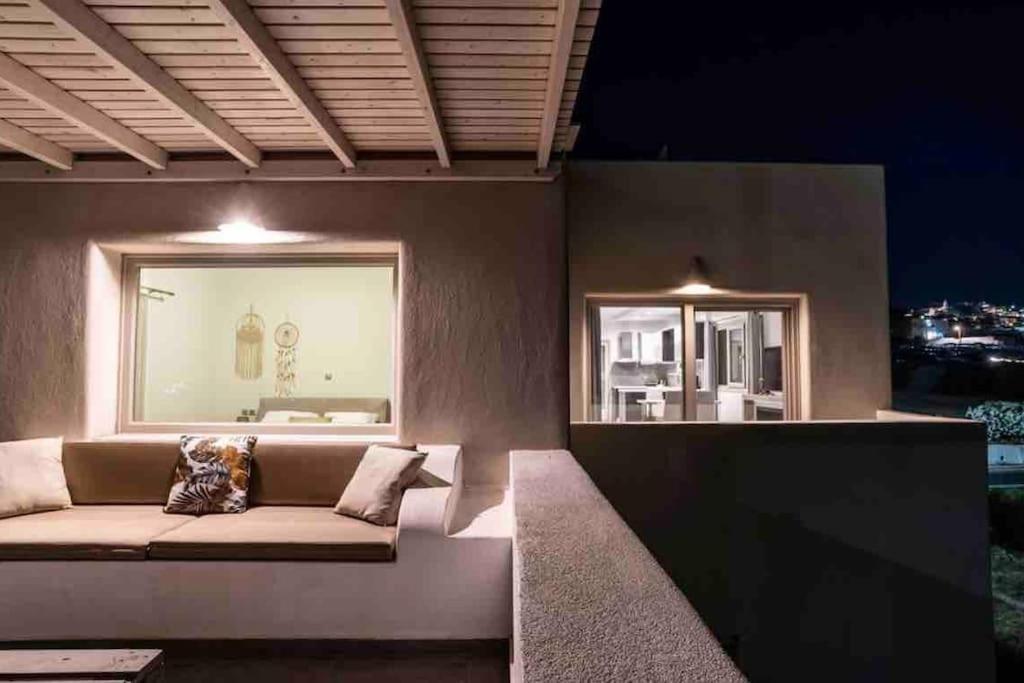 In The Heart Of Fira & Free Pool - Nychteri Suite 외부 사진