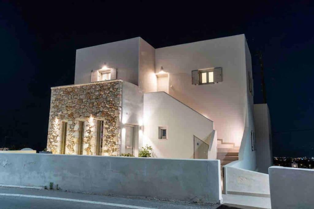 In The Heart Of Fira & Free Pool - Nychteri Suite 외부 사진