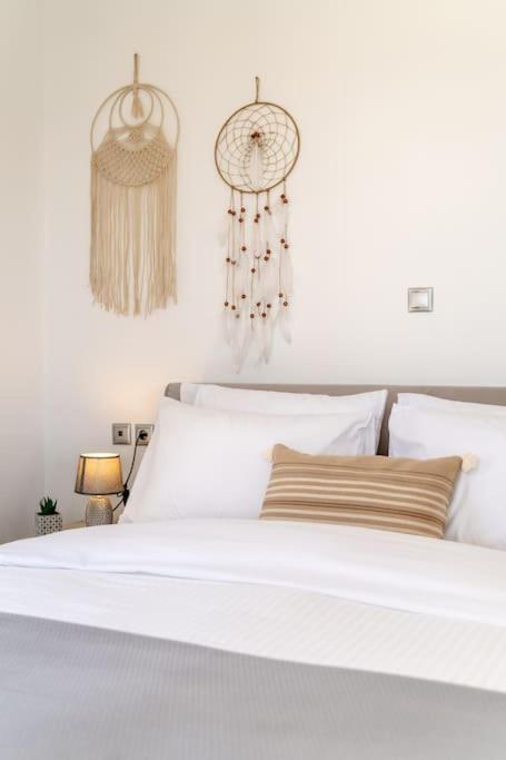 In The Heart Of Fira & Free Pool - Nychteri Suite 외부 사진