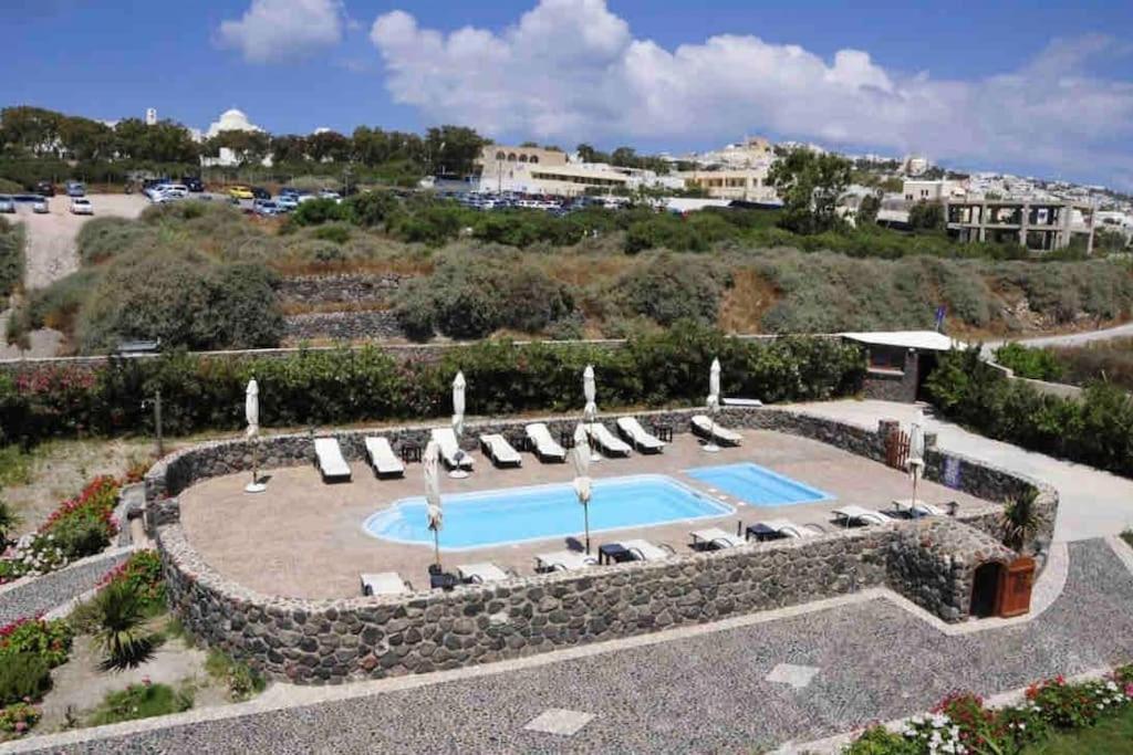 In The Heart Of Fira & Free Pool - Nychteri Suite 외부 사진