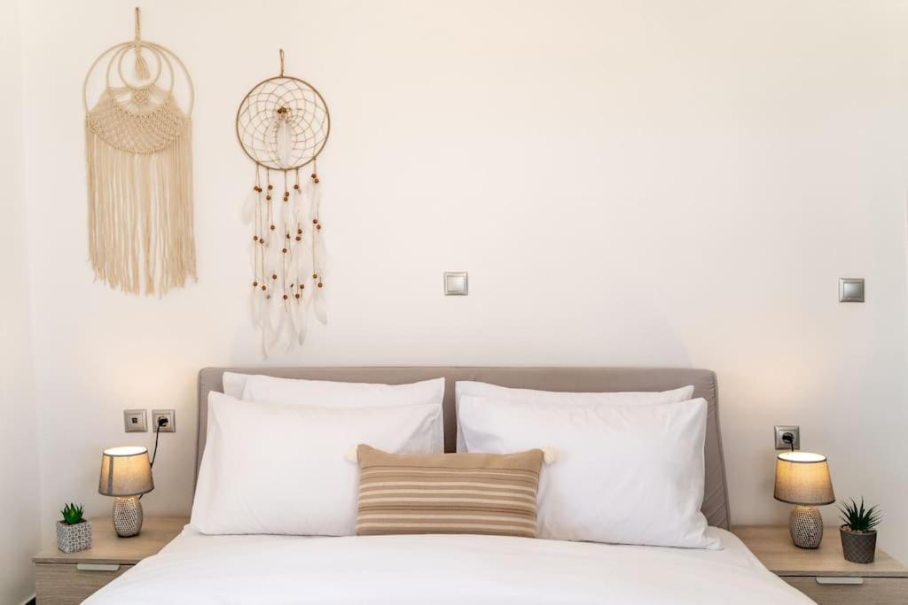 In The Heart Of Fira & Free Pool - Nychteri Suite 외부 사진