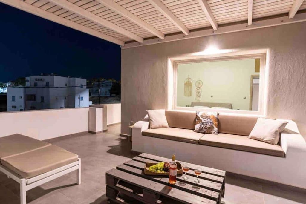 In The Heart Of Fira & Free Pool - Nychteri Suite 외부 사진